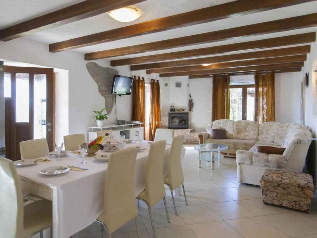 Holiday Home In Dolenja Vas - Istrien 51825 Exterior photo