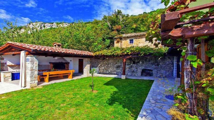 Holiday Home In Dolenja Vas - Istrien 51825 Exterior photo