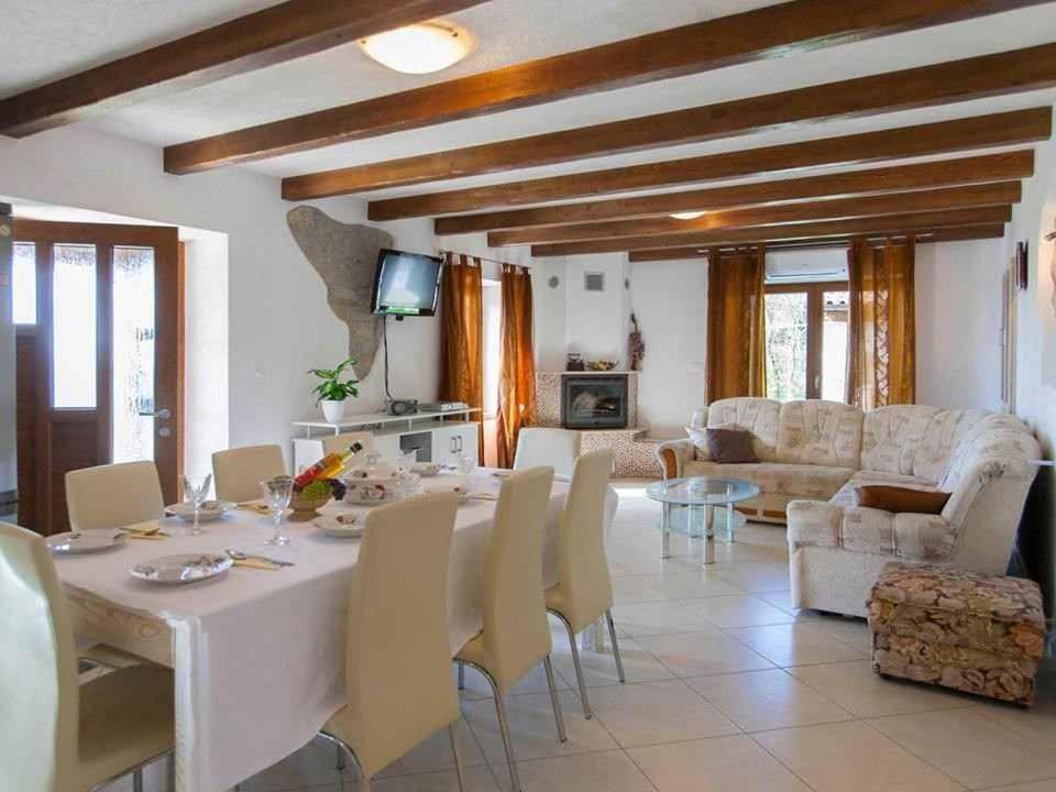 Holiday Home In Dolenja Vas - Istrien 51825 Exterior photo